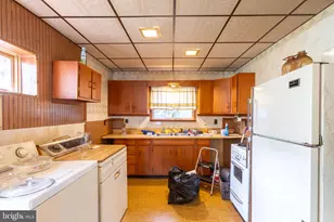 435 Hotel St, Pottsville, PA 17901 - Photo 9