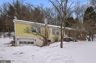 283 Pleasant Valley Rd, New Ringgold, PA 17960 - Photo 5