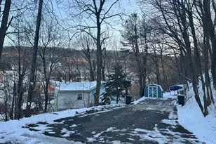 324 N 7th St, Pottsville, PA 17901 - Photo 11