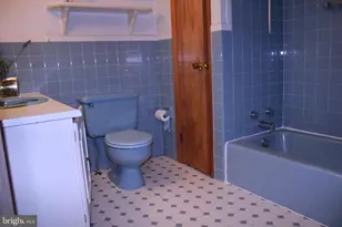 548 Willow, Pottsville, PA 17901 - Photo 9