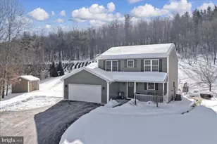 72 Evergreen Dr, New Ringgold, PA 17960 - Photo 1