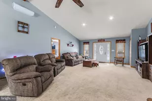 405 Rabbit Run Rd, Andreas, PA 18211 - Photo 3