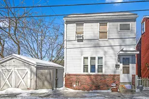 239 W Savory St, Pottsville, PA 17901 - Photo 3