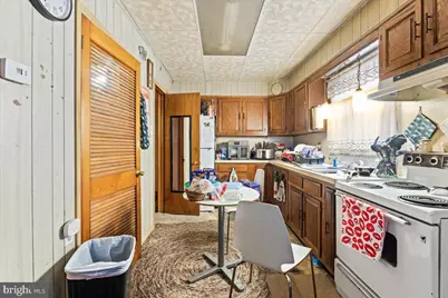 207 W Poplar Street, Shenandoah, PA 17976 - Photo 5