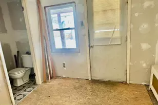 113 N 2nd St, Frackville, PA 17931 - Photo 13