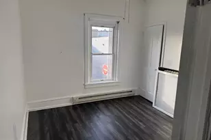 25 E Oak St, Shenandoah, PA 17976 - Photo 11