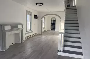 25 E Oak St, Shenandoah, PA 17976 - Photo 3