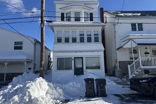 341 S Middle St, Frackville, PA 17931 - Photo 1