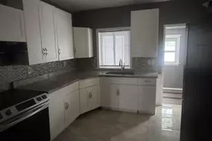 15 S White St, Shenandoah, PA 17976 - Photo 3