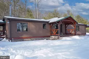 371 Green Tree Dr, Auburn, PA 17922 - Photo 3