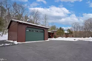 371 Green Tree Dr, Auburn, PA 17922 - Photo 5