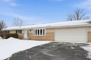 143 Mill Dr, Tamaqua, PA 18252 - Photo 1