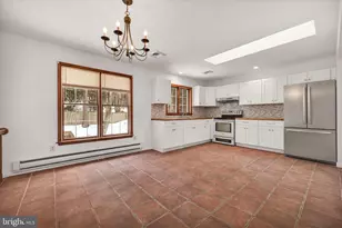 2137 S Woodglen Rd, Pottsville, PA 17901 - Photo 9