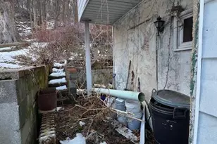 435 Hotel St, Pottsville, PA 17901 - Photo 3