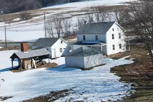 857 Penn Dr, Tamaqua, PA 18252 - Photo 1