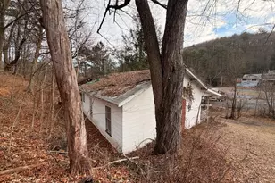 23 N Lake Dr, Pottsville, PA 17901 - Photo 7