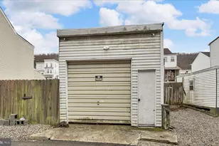 409 W Spruce St, Mahanoy City, PA 17948 - Photo 41