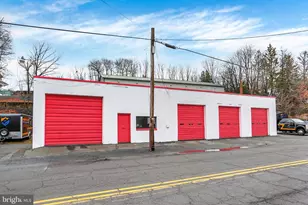 1260 Laurel Blvd, Pottsville, PA 17901 - Photo 3