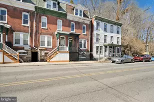 621 N Centre St, Pottsville, PA 17901 - Photo 1