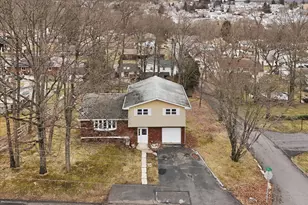 523 W Laurel St, Frackville, PA 17931 - Photo 37