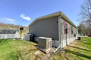 12 S Spirit Ct, New Ringgold, PA 17960 - Photo 9