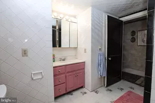 243 Pierce St, Pottsville, PA 17901 - Photo 15