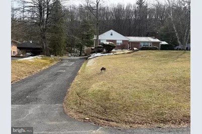 1527 Oak Road, Pottsville, PA 17901 - Photo 1