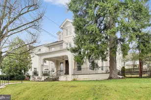 1811 Mahantongo St, Pottsville, PA 17901 - Photo 3