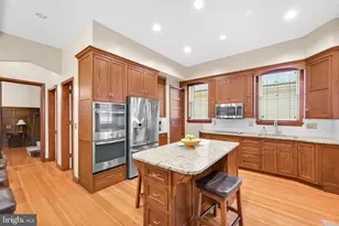 1811 Mahantongo St, Pottsville, PA 17901 - Photo 17