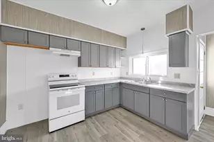 8 N Wolfe St, Pottsville, PA 17901 - Photo 11