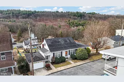 230 W Howard Avenue, Coaldale, PA 18218 - Photo 3