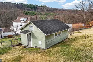 230 W Howard Ave, Coaldale, PA 18218 - Photo 5