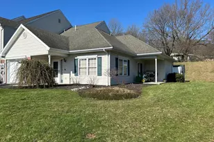 204 Pine Crest Village Dr, Pine Grove, PA 17963 - Photo 3