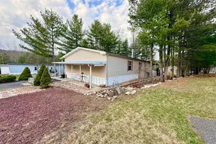 203 Faith Dr, New Ringgold, PA 17960 - Photo 3