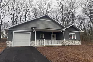 103 Hidden Forest Dr, Hazleton, PA 18202 - Photo 3