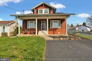 1506 Mt Hope Ave, Pottsville, PA 17901 - Photo 1