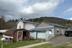 412 E Railroad Ave, New Ringgold, PA 17960 - Photo 23