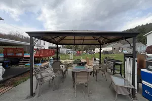 412 E Railroad Ave, New Ringgold, PA 17960 - Photo 21