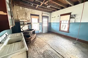 270 3rd St, Coaldale, PA 18218 - Photo 25