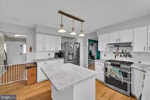 826 Pinewood Dr, Pottsville, PA 17901 - Photo 13