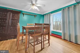 826 Pinewood Dr, Pottsville, PA 17901 - Photo 9