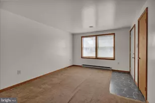 555 Honeysuckle Ct, Pine Grove, PA 17963 - Photo 7