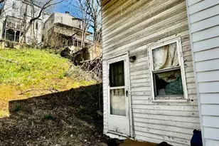 440 E Market St, Pottsville, PA 17901 - Photo 5