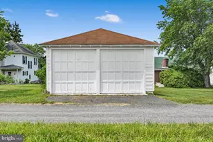 411 E Main St, Hegins, PA 17938 - Photo 9