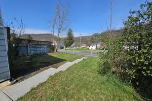103 W Miner St, Coaldale, PA 18218 - Photo 13
