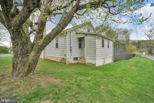 2 Lovers Ln, Pine Grove, PA 17963 - Photo 9