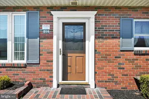 214 W Maple St, Valley View, PA 17983 - Photo 5