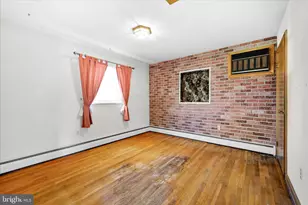 214 W Maple St, Valley View, PA 17983 - Photo 23