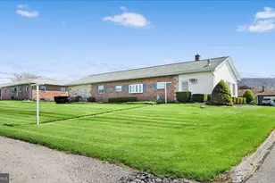 214 W Maple St, Valley View, PA 17983 - Photo 7