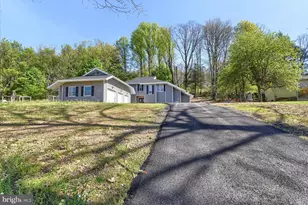 92 S Sweet Arrow Lake Rd, Pine Grove, PA 17963 - Photo 3
